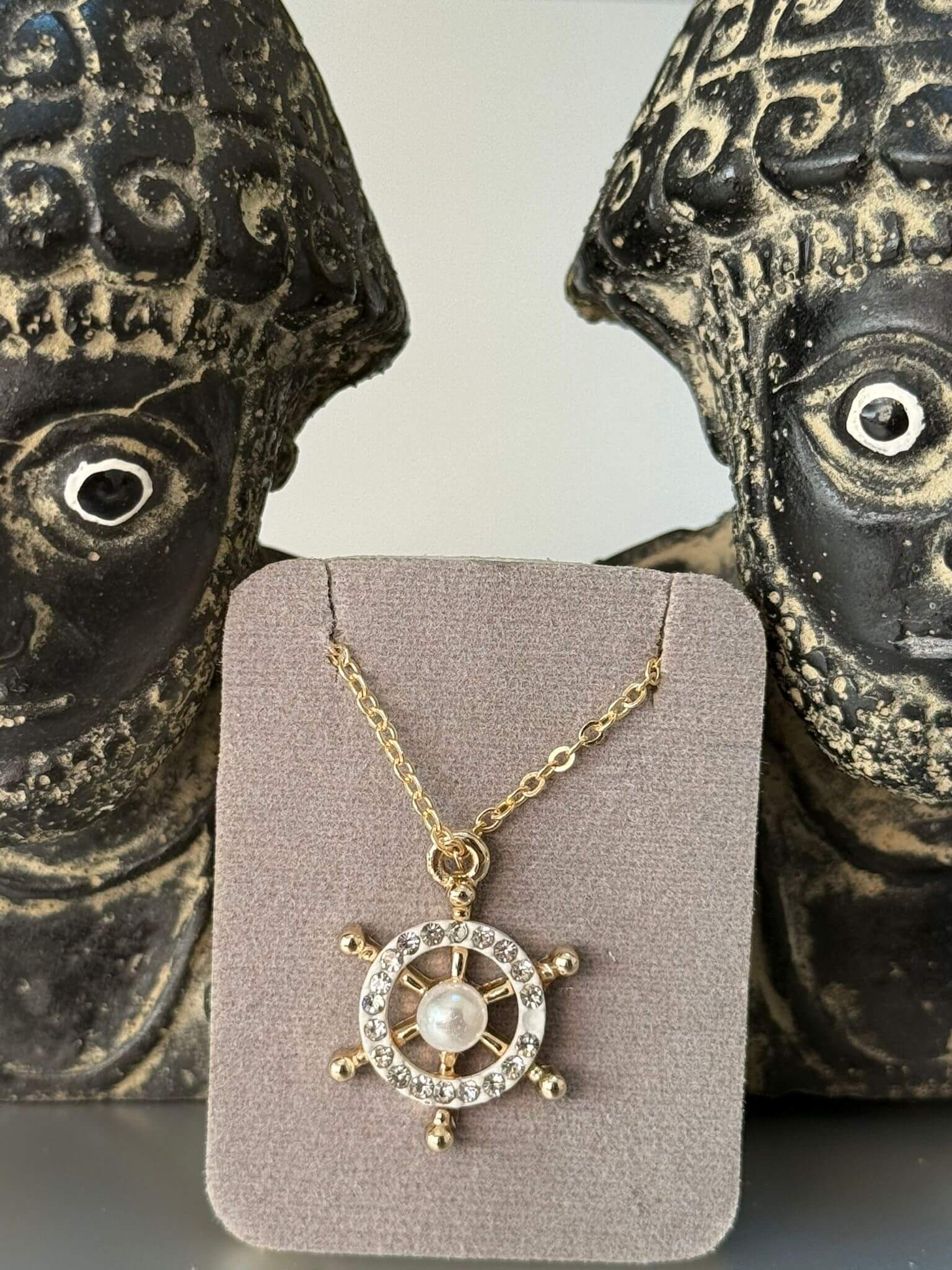 Emsalsiz Tasarım Kolye