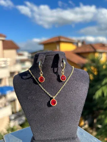 Emsalsiz Tasarım Kolye