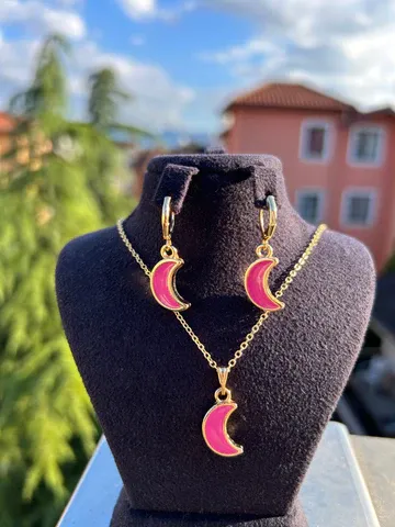 Emsalsiz Tasarım Kolye