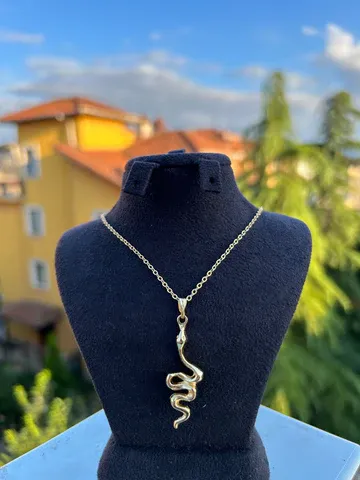 Emsalsiz Tasarım Kolye